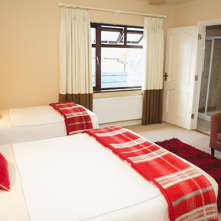 Kayden House Hotel Киларни Екстериор снимка