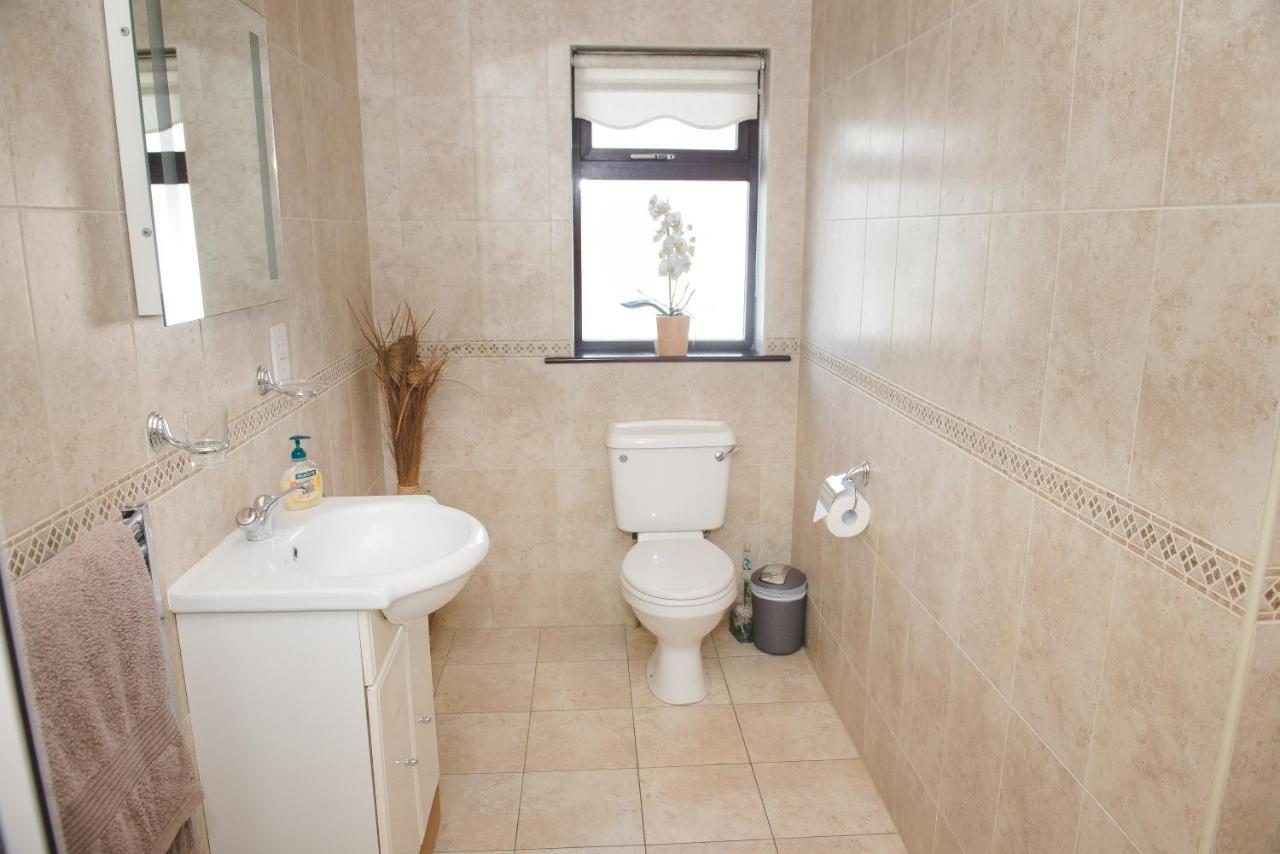 Kayden House Hotel Киларни Екстериор снимка