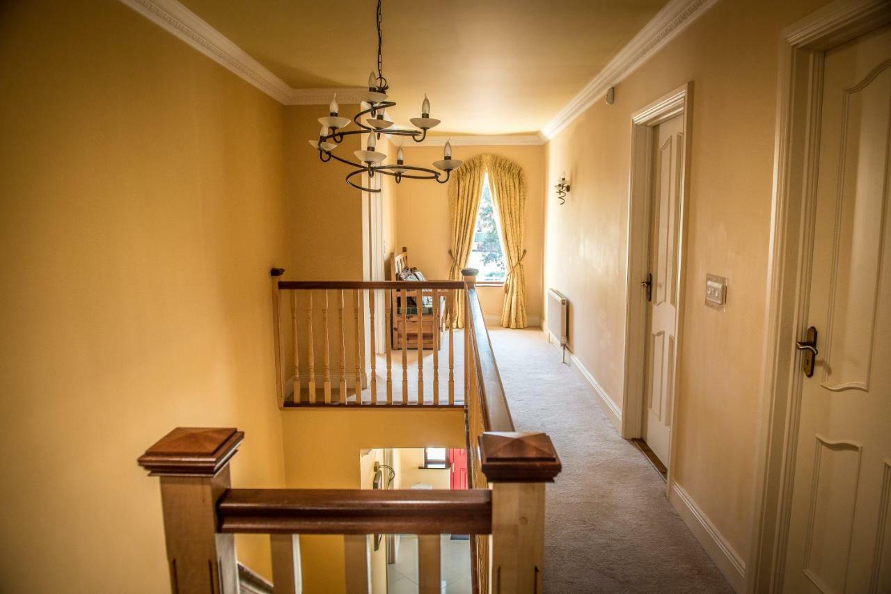 Kayden House Hotel Киларни Екстериор снимка